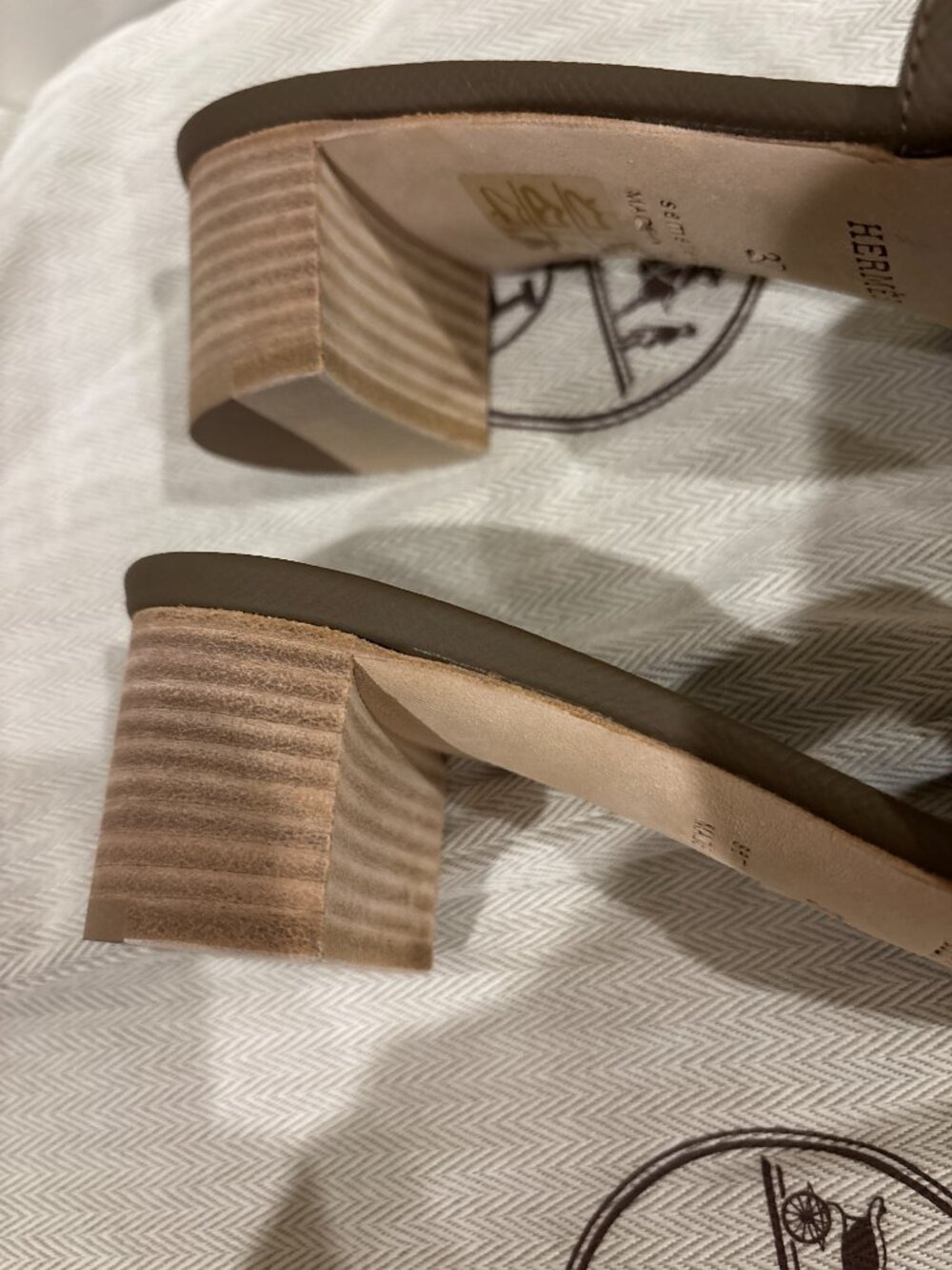 NEW Hermes Oasis Oran Sandals Sz 37/6.5 Etoupe Leather Brown Taupe - Picture 8 of 9